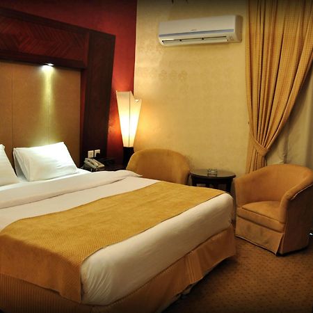 Al Higgi Hotel Yanbu Bagian luar foto