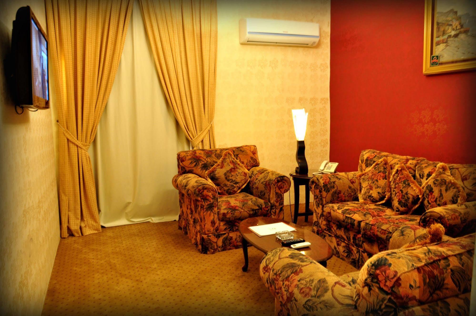 Al Higgi Hotel Yanbu Bagian luar foto