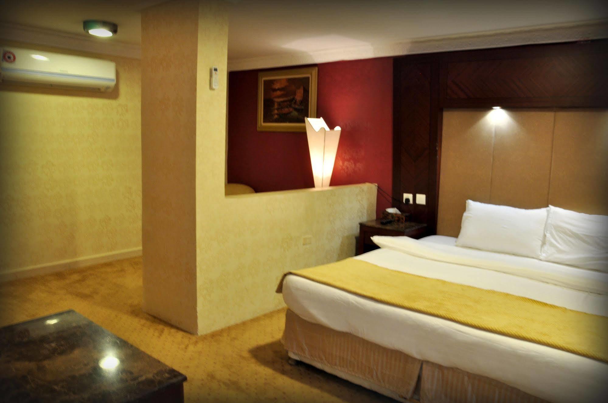 Al Higgi Hotel Yanbu Bagian luar foto