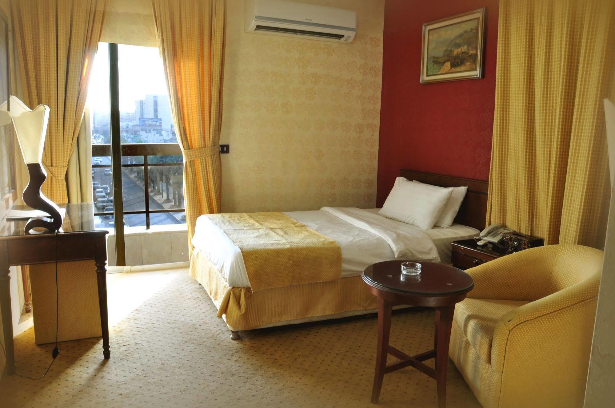 Al Higgi Hotel Yanbu Bagian luar foto